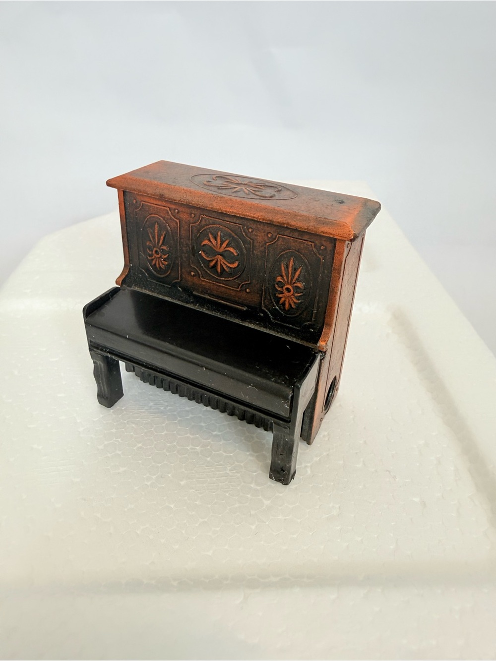 VTG Upright Piano Pencil Sharpener Diecast Keyboard Miniature Antique Bronze